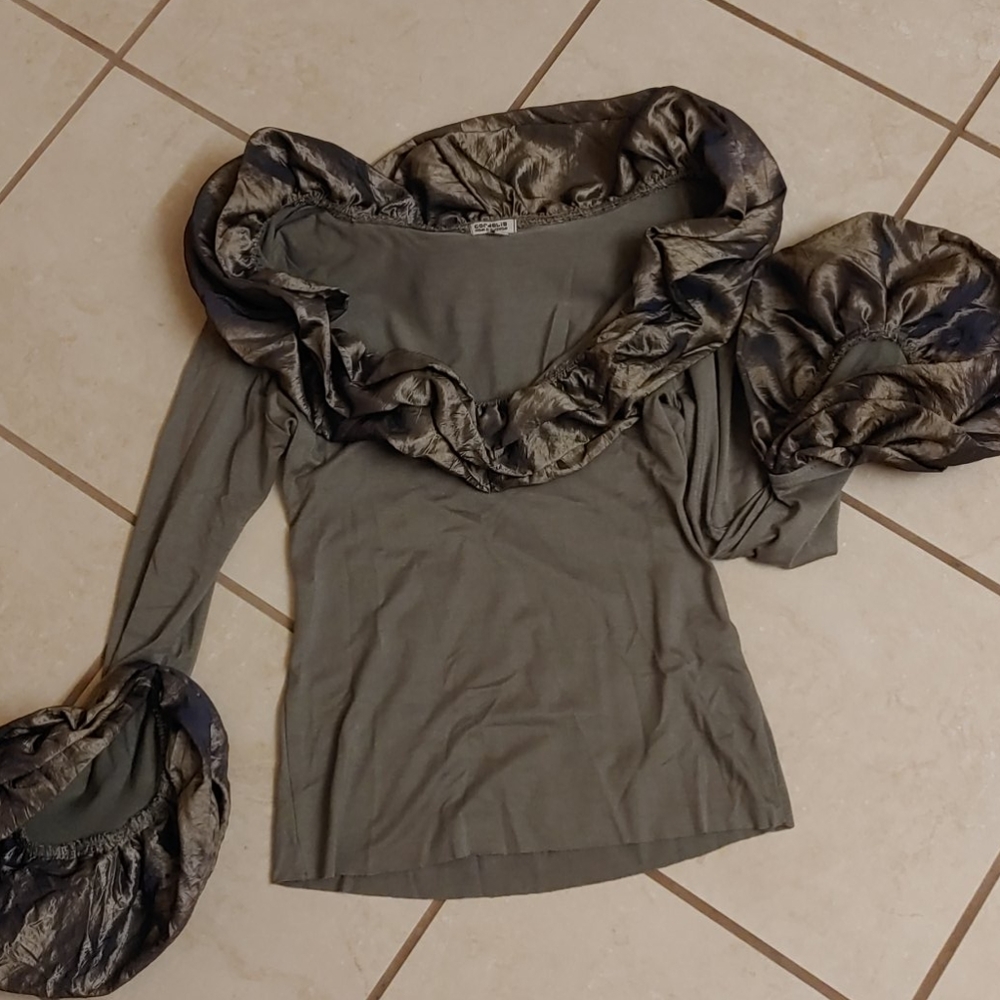 Green metallic ruffle collar & sleeves shirt